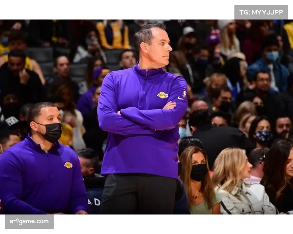 沃格尔强调湖人防守体系构建关键在于有效沟通与轮转机制的优化